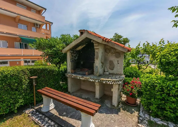 Apartamento With Parking Space Lopar, Rab - 18388 *