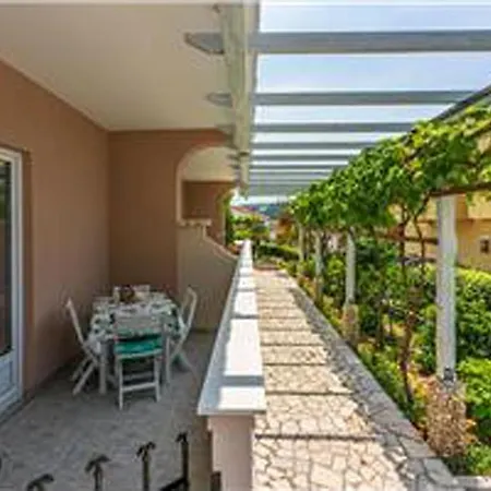 Appartamento With Parking Space Lopar, Rab - 18388 Lopar