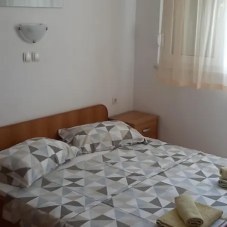 Appartamento With Parking Space Lopar, Rab - 18388