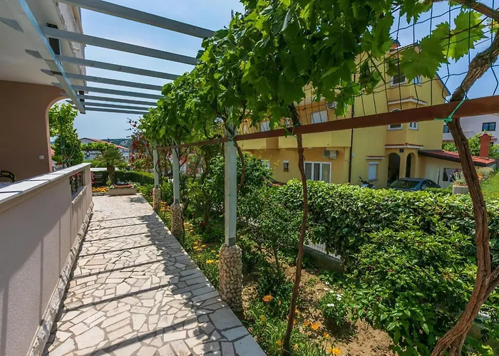 Apartment With Parking Space Lopar, Rab - 18388